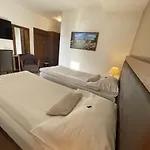 ホテル U Kvapilu 4*